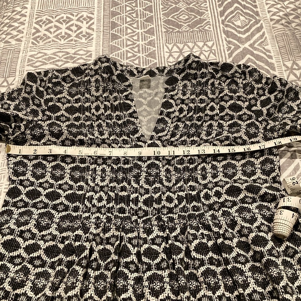 Old Navy rayon dress 🖤🤍 small - Picture 10 of 10